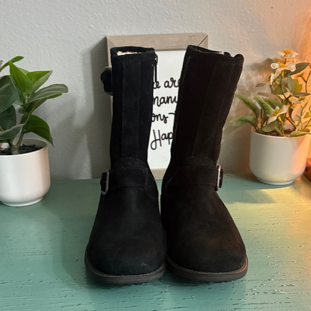 UGG Black Combat & Moto Boots SZ 5 Wos box 106 Excellent condition!